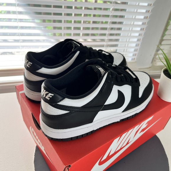 Nike Dunk Low Panda Size 5Y / Womens Size 6.5 White/Black CW1590-100 NEW IN BOX - Picture 4 of 8